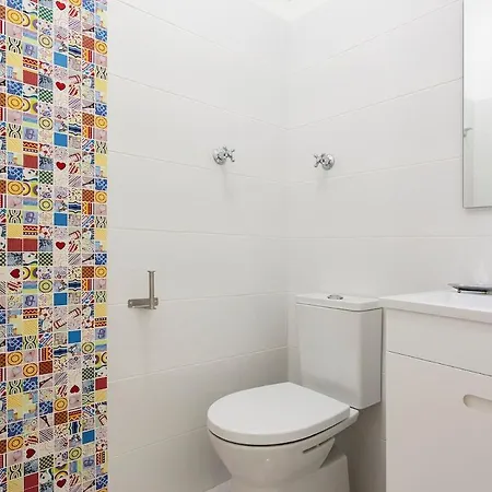 Guest house Ginjinha House - 4 - Bairro Alto - With Ac! Lisbon
